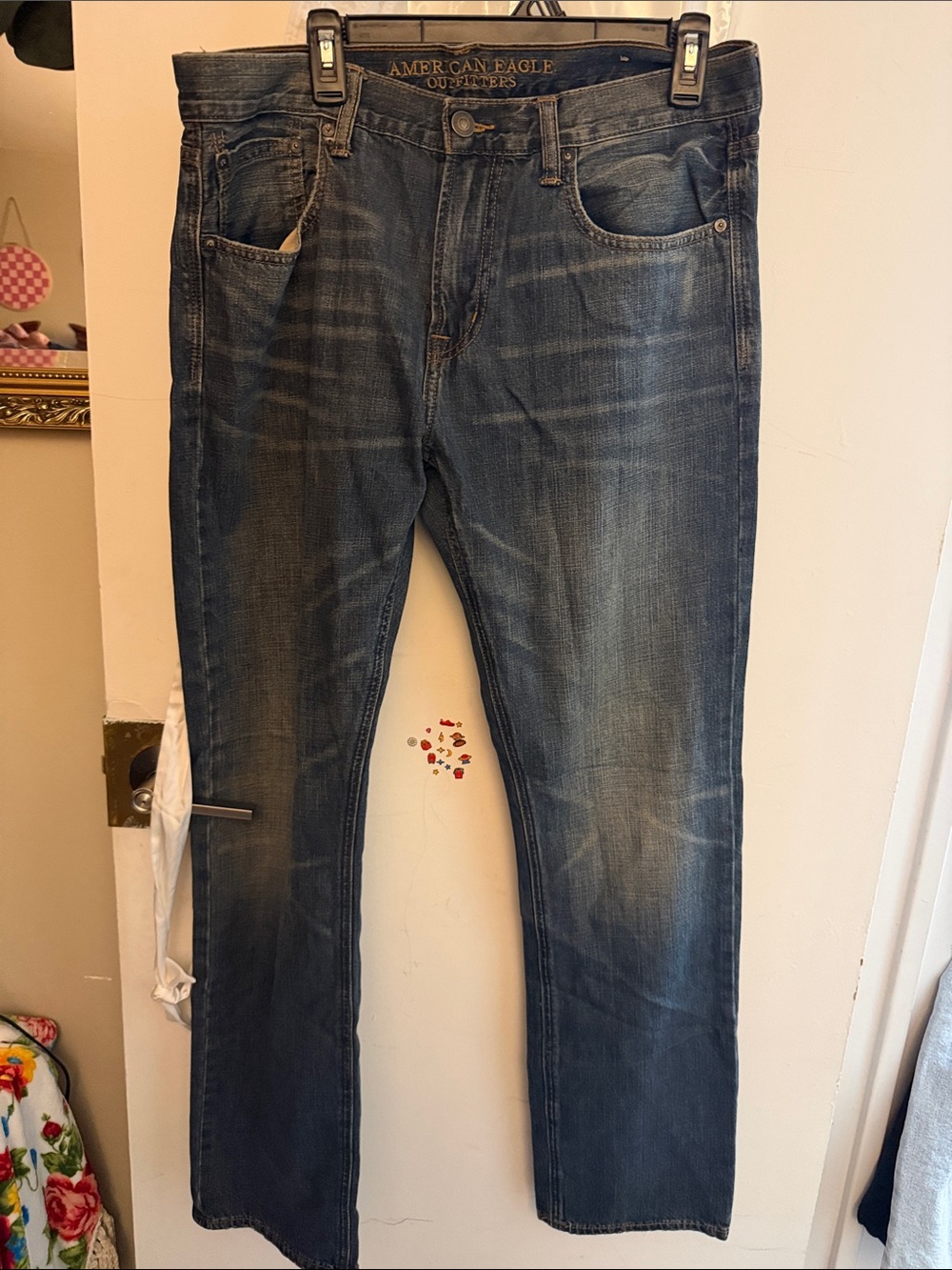 American Eagle Outfitters Men's Medium Wash Blue Straight Jeans